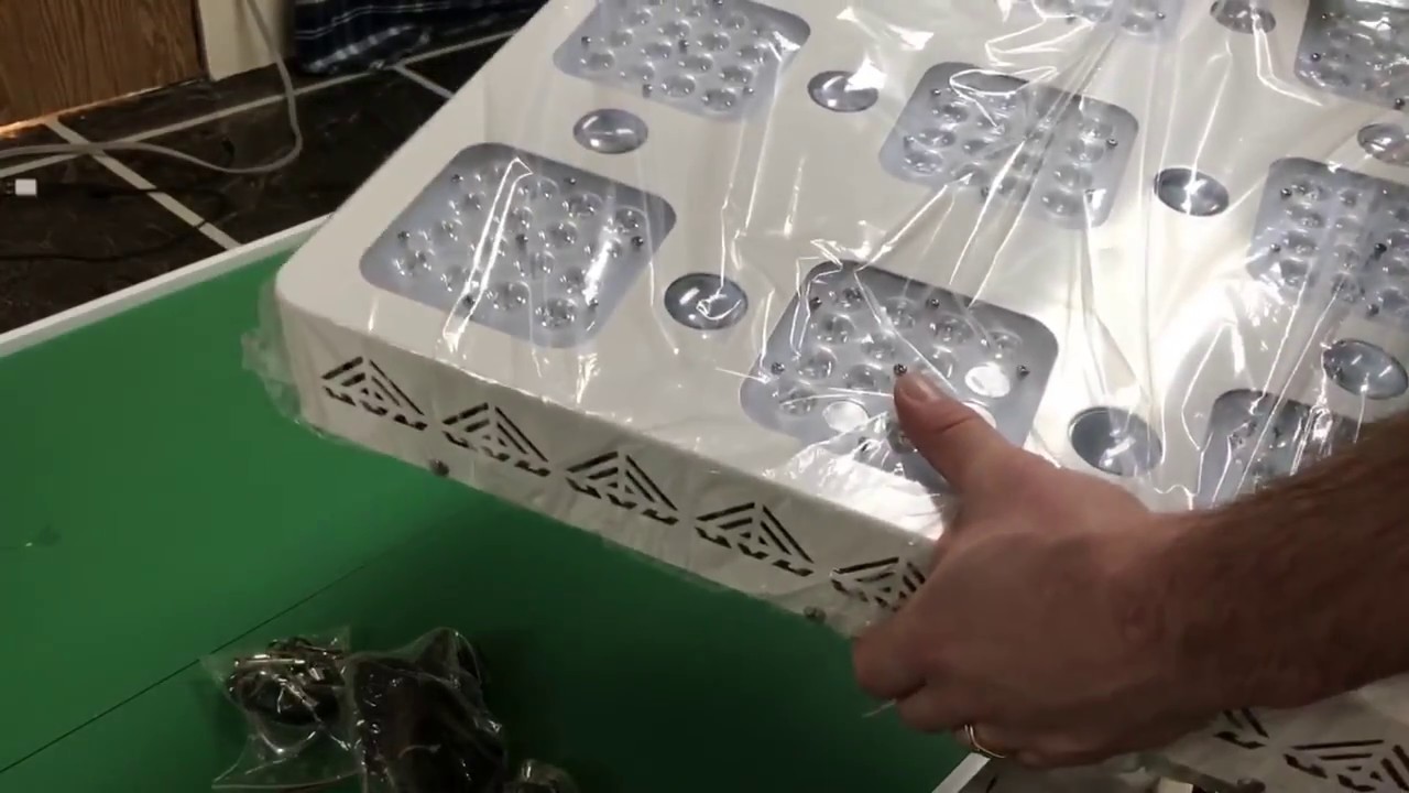 Unboxing Advanced LED Lights - Diamond Series XML 350 LED Grow Light