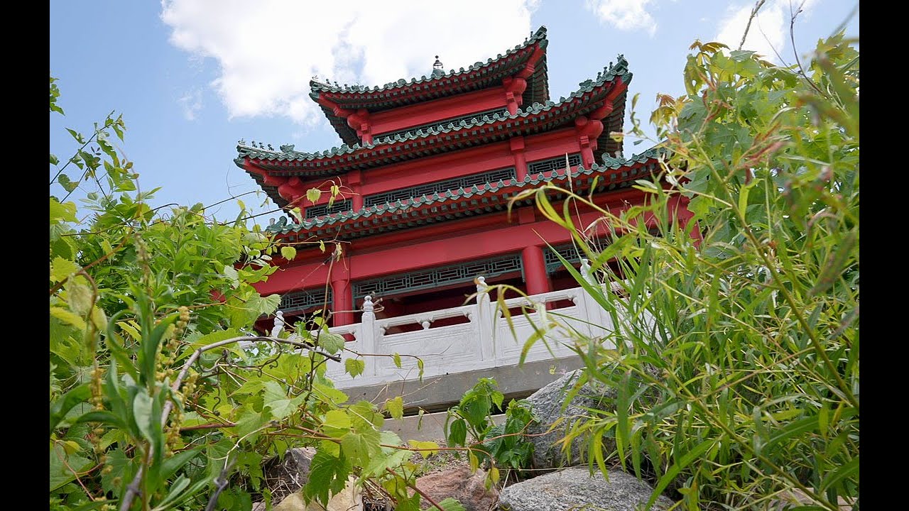 Robert D. Ray Asian Gardens | Iconic Iowa