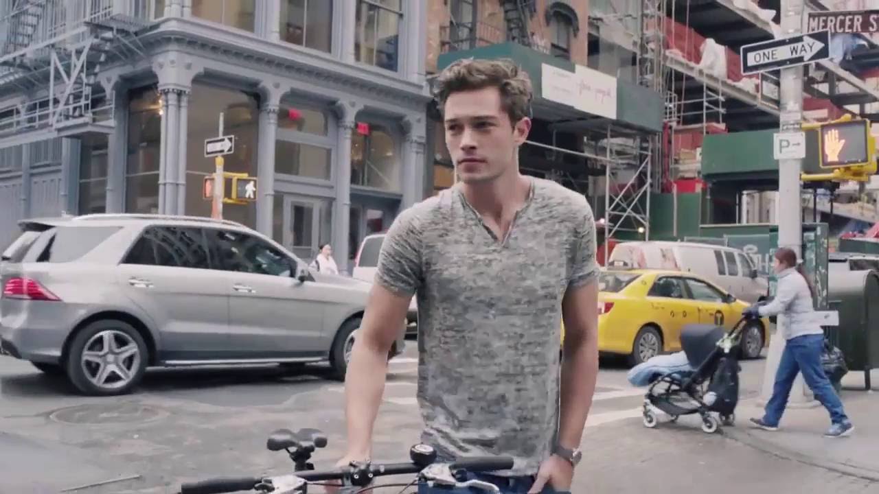 Francisco Lachowski: Perfect Illusion