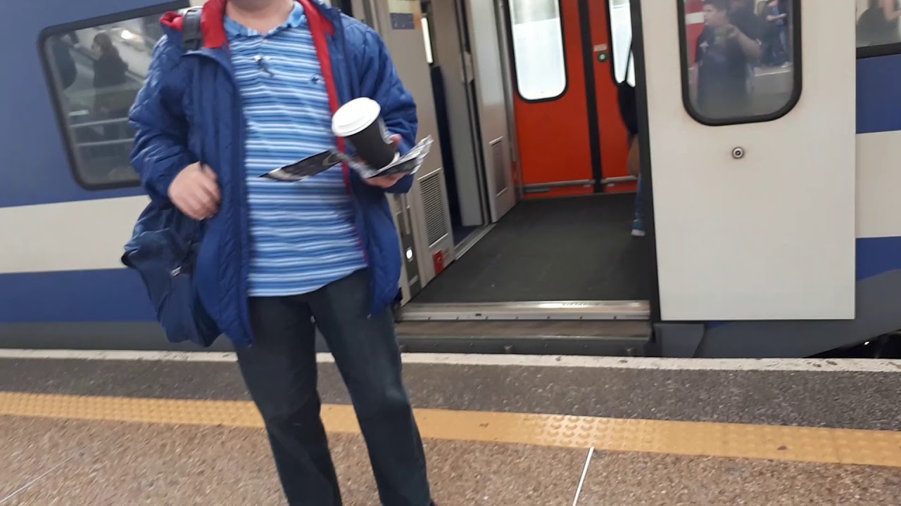תחנת רכבת תל אביב סבידור מרכז רכבות עוצרות