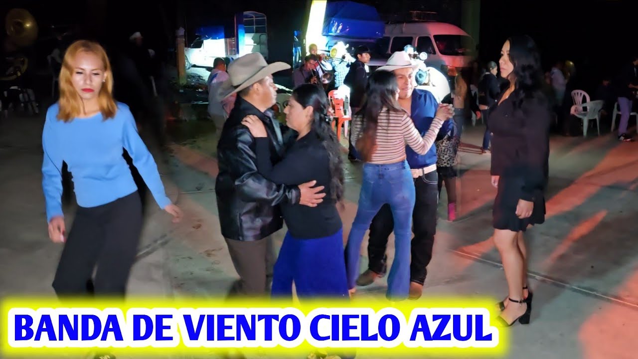 Banda de viento cielo azul 