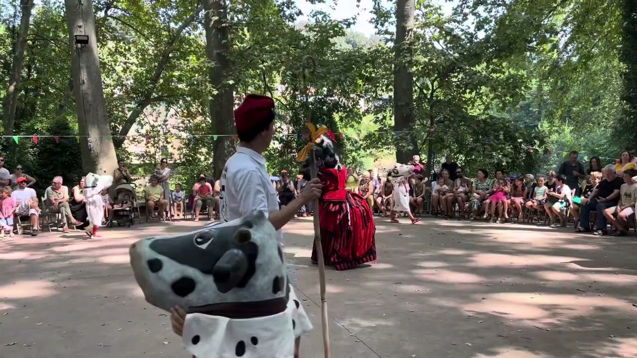 Ball de la Vaca Simforosa | Festes del Barri de Sant Roc d’Olot 2025