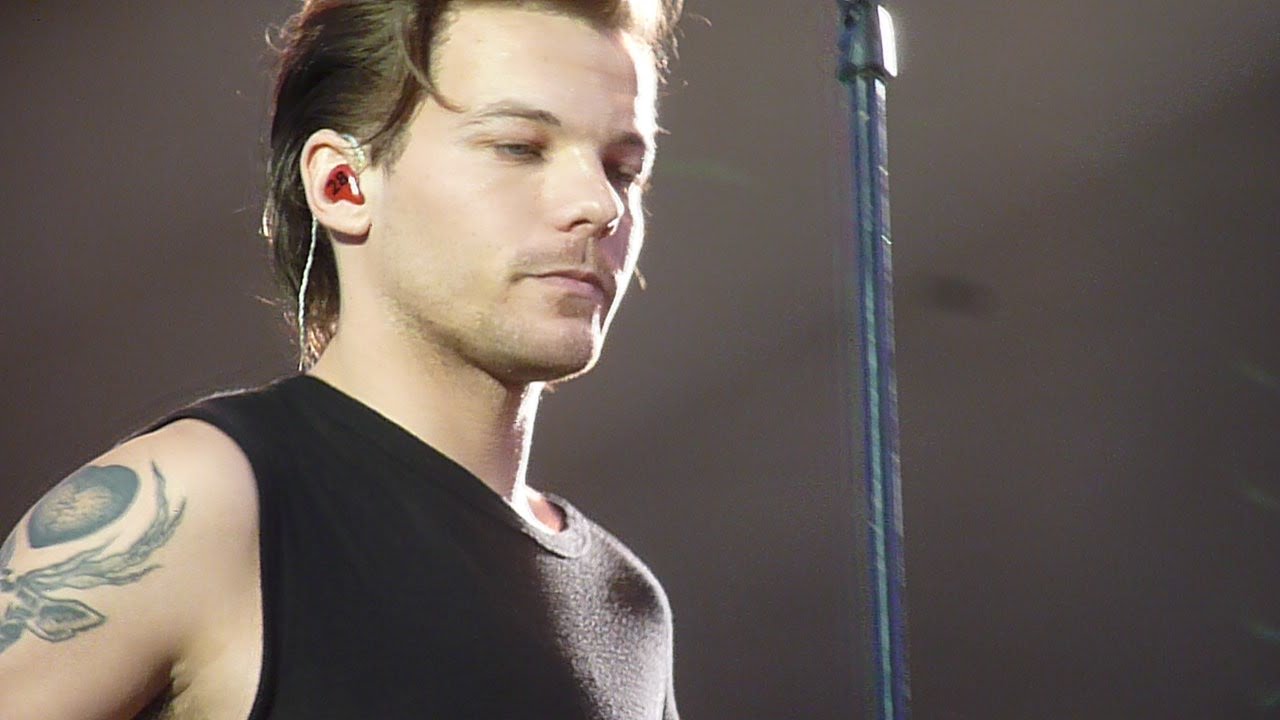 One Direction-Night Changes live in Brussels,13/06/2015 (Louis centric)