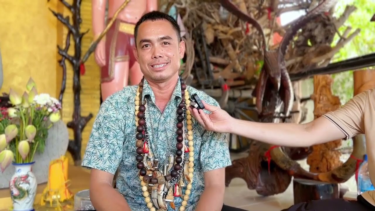 គ្រូមើលអំពើល្បីថាពូកែស័ក្តិសិទ្ធិ