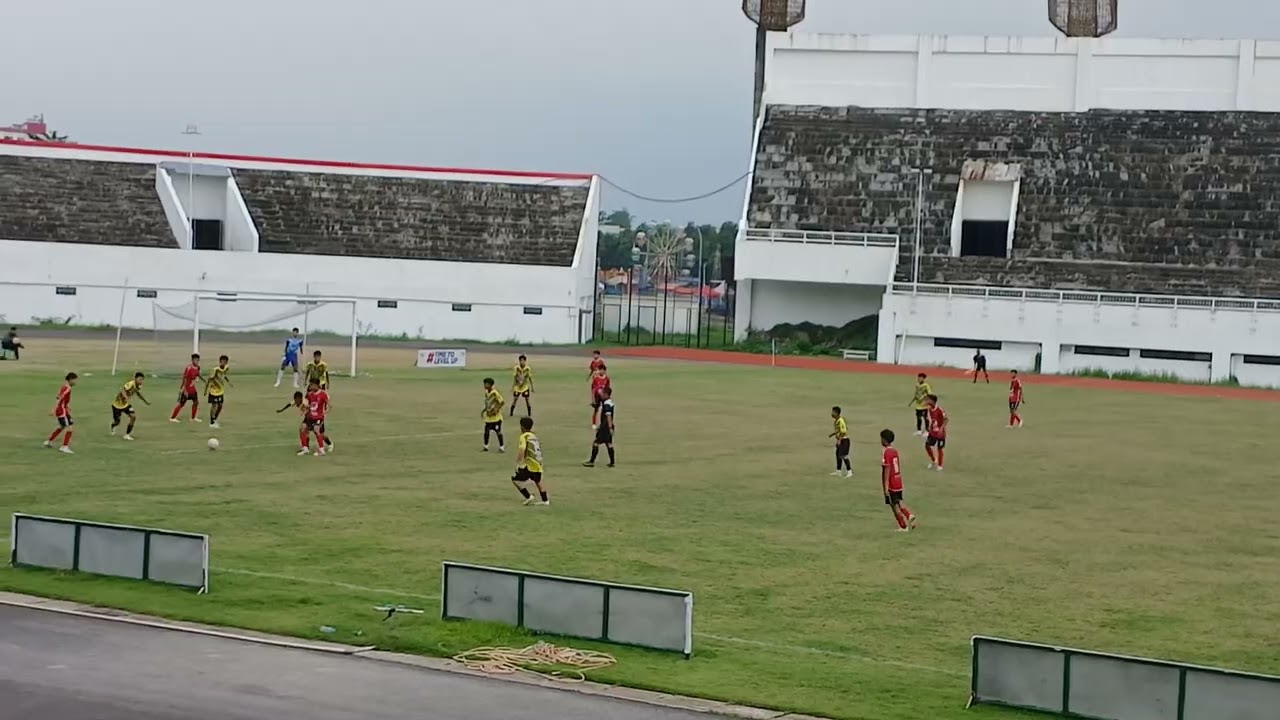 Pekan ke 5 Liga Top Skor u16 Zona Cirebon antara SSB ABS 19 vs Bina Sentra. Babak 1