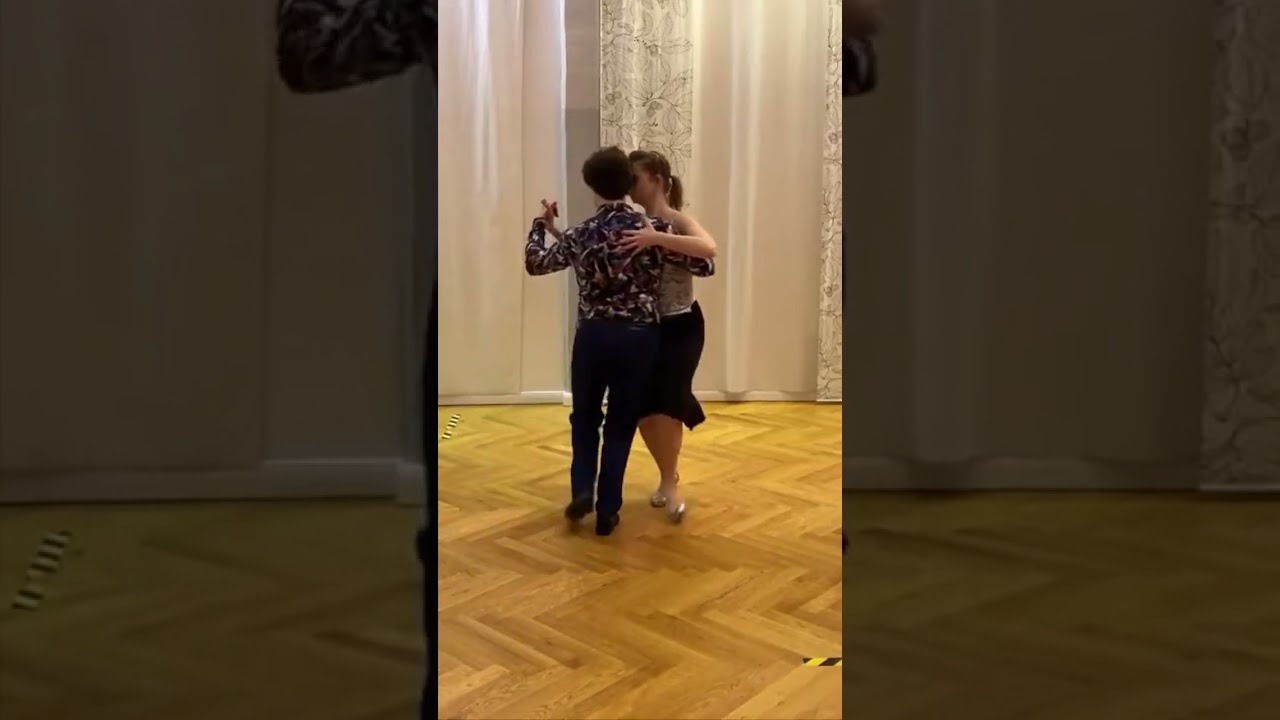 Universitango.com - Pablo & Ludmila - Tango Sacada, Enganchada and Cadena
