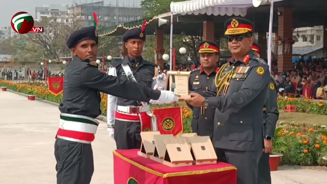 রাজশাহীতে কারারক্ষীদের বুনিয়াদি প্রশিক্ষণ কোর্সের সমাপনী কুচকাওয়াজ অনুষ্ঠিত || FVN News