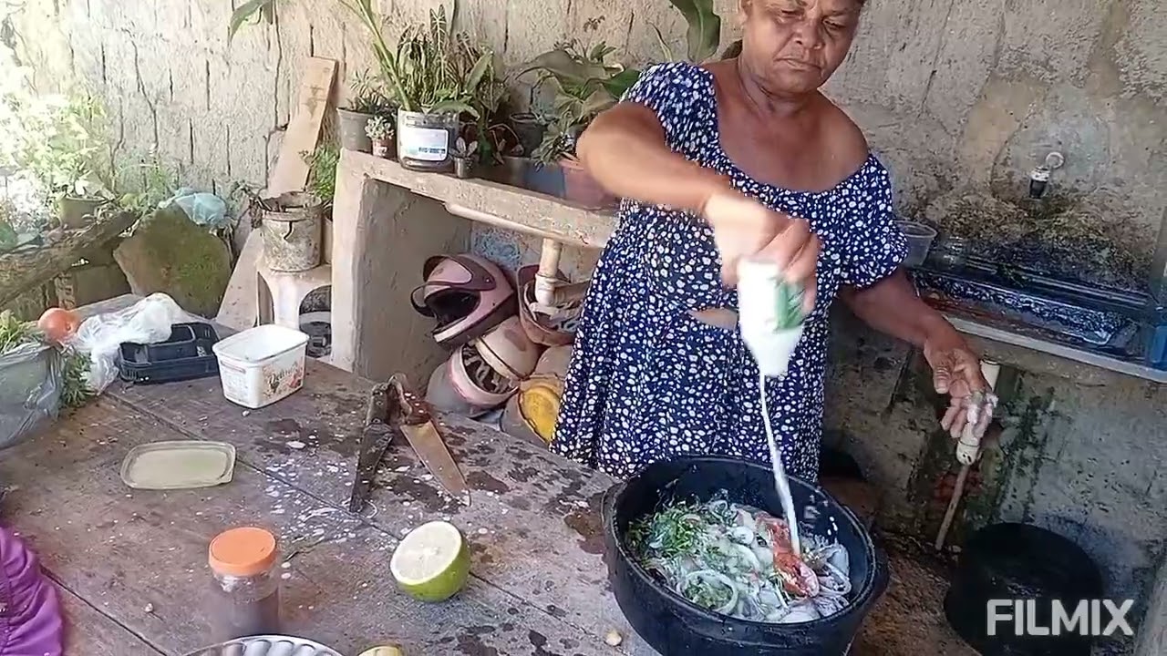 PREPARANDO UMA MOQUECA PARA CHAMALACATHANGA