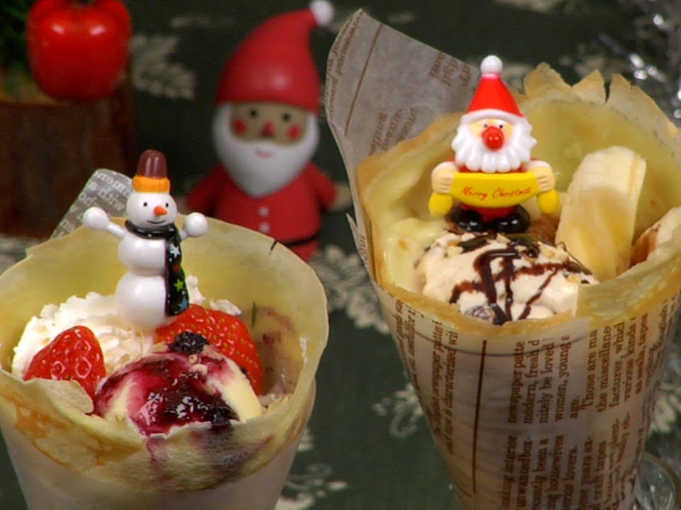 How to Make Christmas Crepes (Strawberry and Banana Crêpes with Ice Cream Recipe) | Cooking with Dog