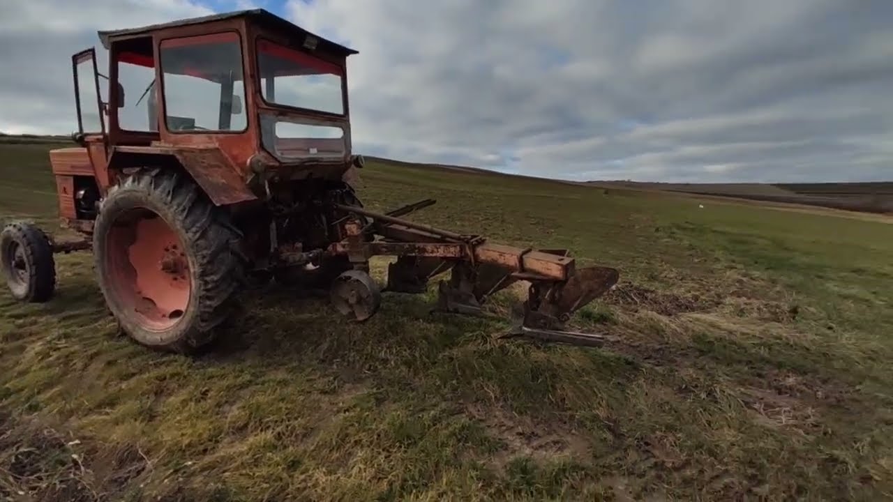 Szántás, kukorica koró be szántása traktorral!!!🌽🌽🌾🚜🚜🚜🚜🚜👌