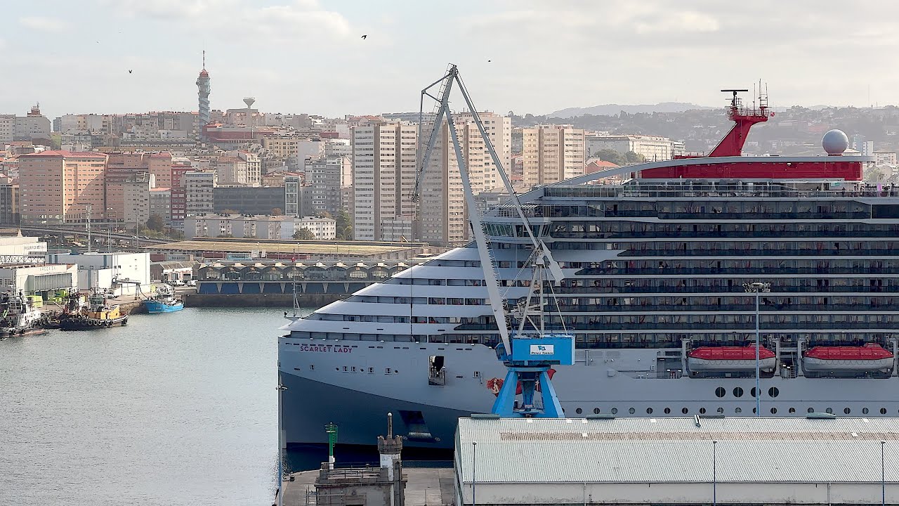 Virgin Voyage’s Scarlet Lady leaving A Coruña port / SEPT 2025