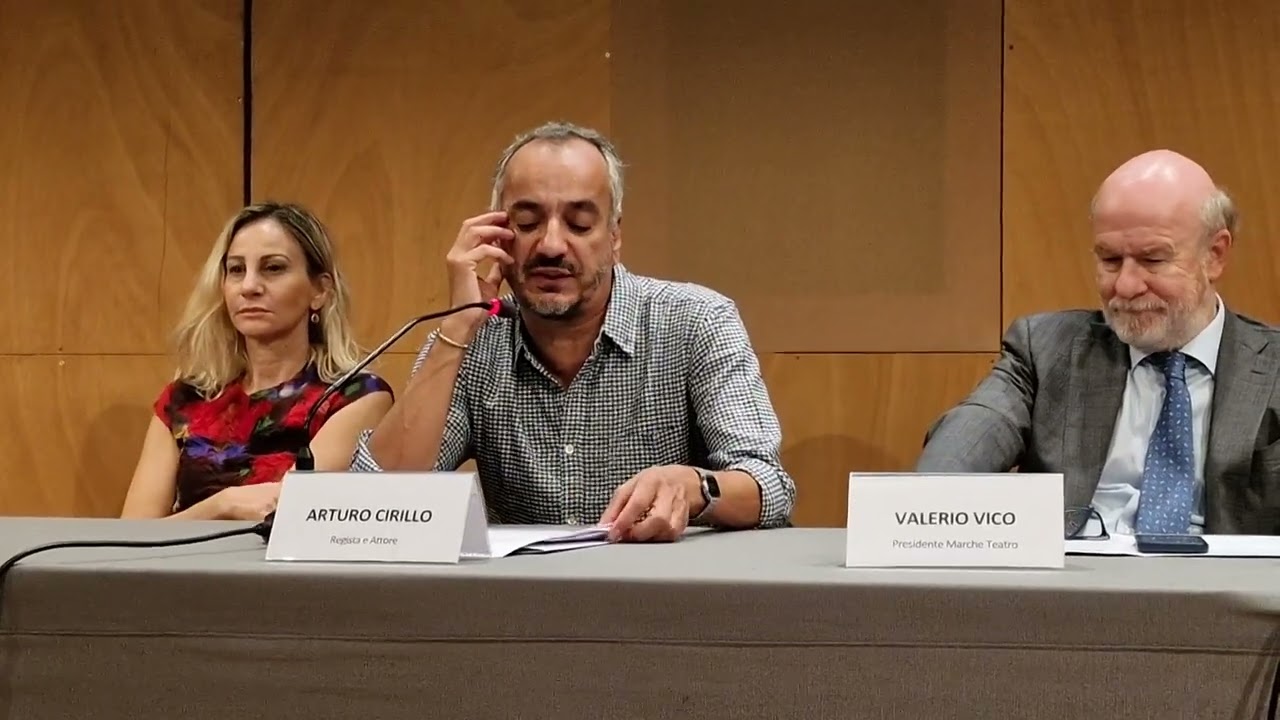 Ferdinando con Arturo Cirillo, presentazione. L'intervento del regista Artuto Cirillo 231019