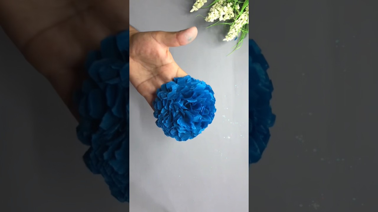 Flores de papel crepe tambi&eacute;n de colores #floresdepapel#diy #comohacerfloresdepapel