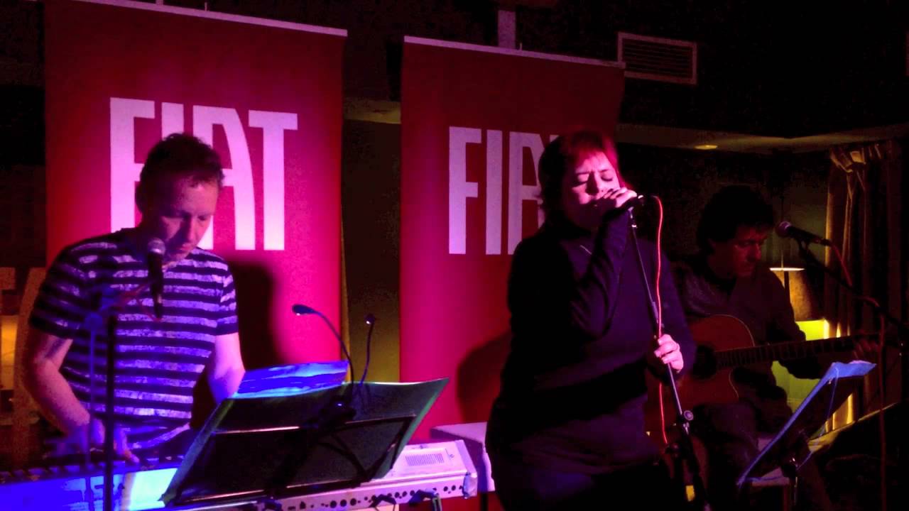 Maika La Voz: Heaven (en Fiat Café)