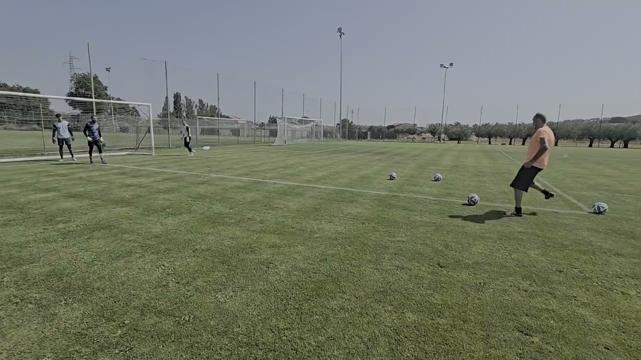 Attivazione podalica .Allenamento con Vincenzo Fiorillo portiere Della Carrarese serie B.