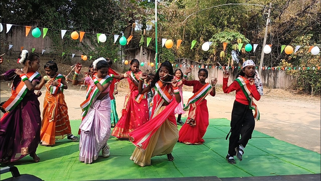 देश के जवान जागे, लइका - सियान जागे,,, सांस्कृतिक कार्यक्रम बच्चों के द्वारा प्रस्तुत किया गया।