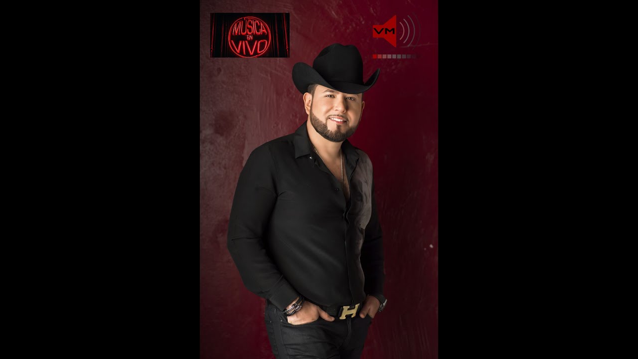 El Tio (El Licenciado) En Vivo - Roberto Tapia