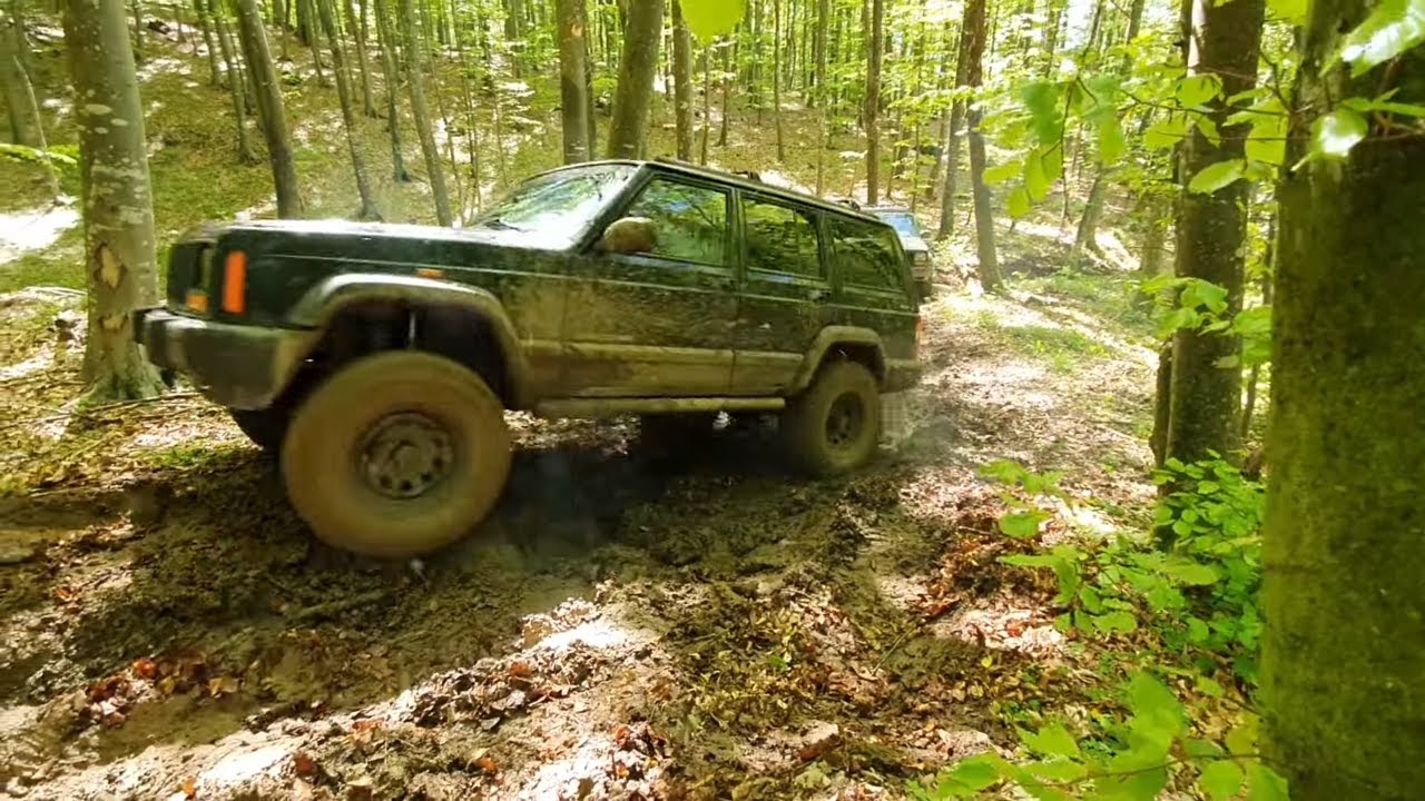 2.5 TD Jeep XJ & 2.5i Jeep XJ Climbing Muddy Hills