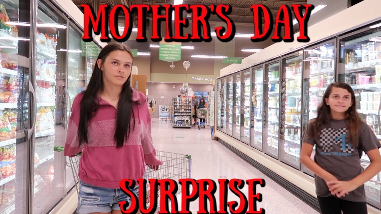 MOTHER'S DAY SURPRISE FOOD CHALLENGE! EMMA AND ELLIE