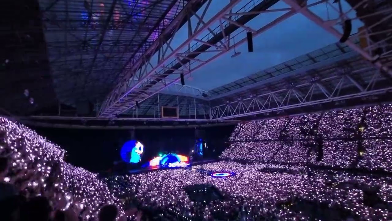 A sky full of stars @coldplay #ColdplayAmsterdam @johancruijffarena 19/07/2023 day 4 Amsterdam