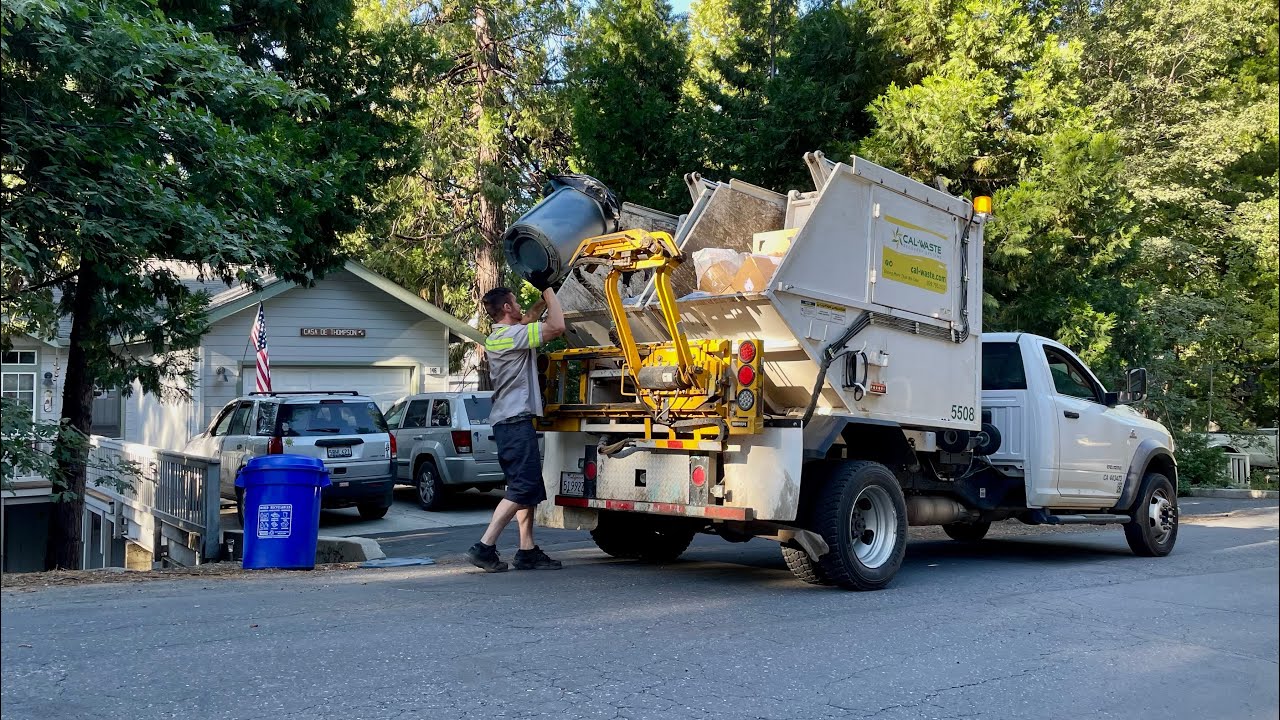 Cal Waste's Perkins Garbage Truck - Manual Trash in Arnold