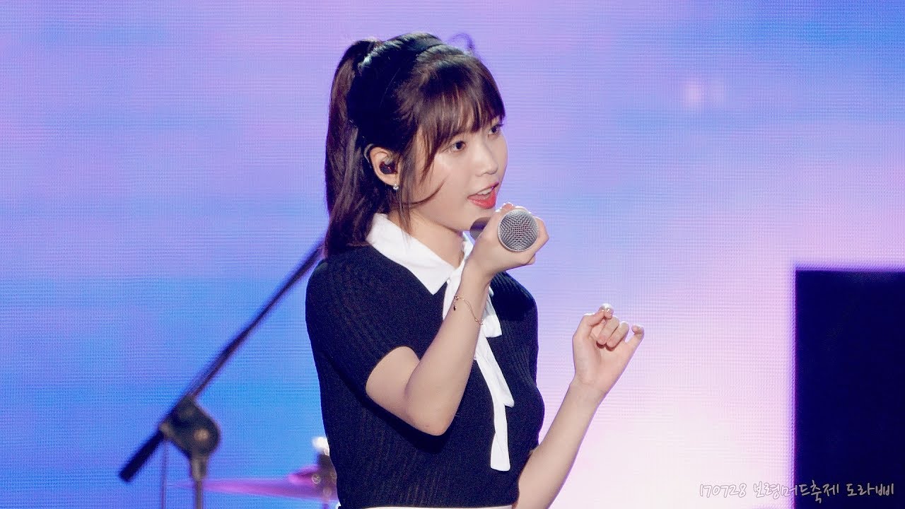 [4K] 170728 아이유(IU) '밤편지' 라이브 직캠 by 도라삐 @ 보령머드축제