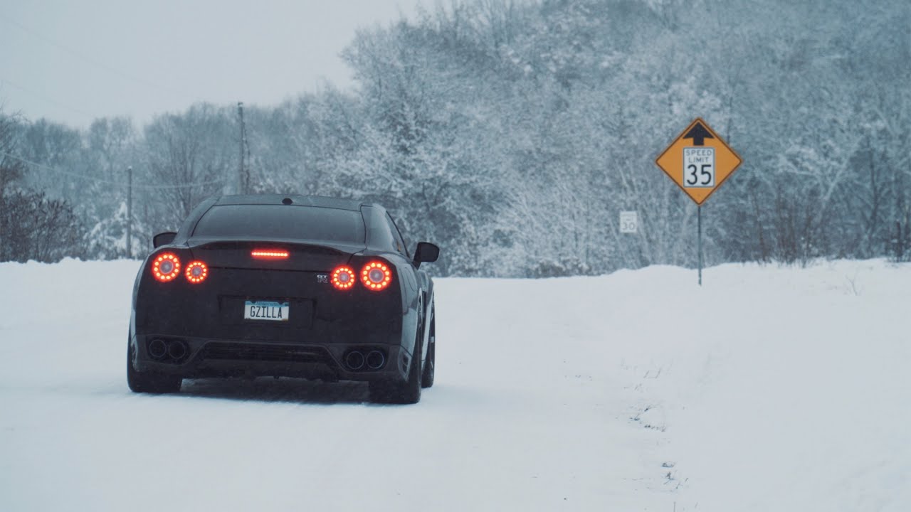 NISSAN GTR HAS A SNOW DAY | 4K