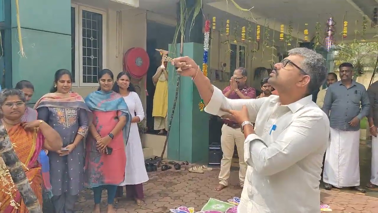 பொங்கலோ பொங்கல் திருப்பூர் அகில் அப்பேரல் எக்ஸ்போர்ட் (பி) லிமிட் பணியாளர்கள்  கொண்டாட்டம்