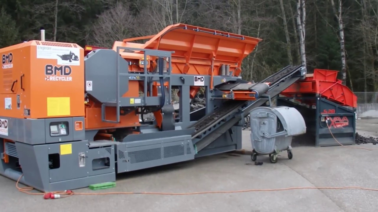 Asphalt Recycling mit BMD Backenbrecher und Xava LS28