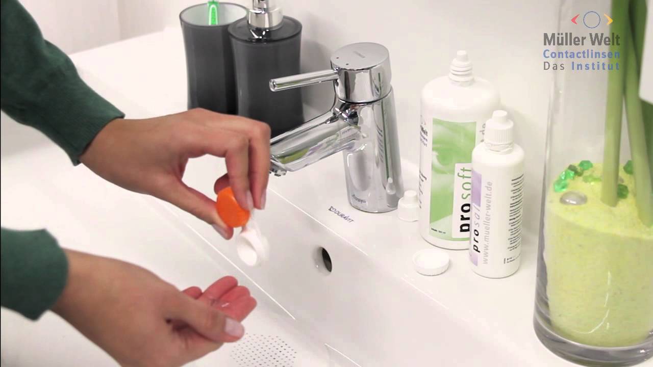 Weiche Kontaklinsen reinigen mit All-In-One-System