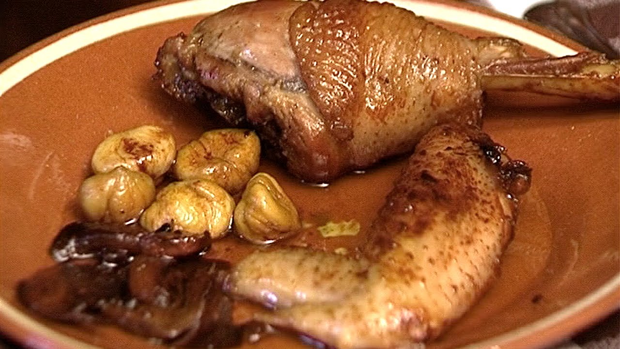 Guiso de capón con castañas. Elaboración popular de esta receta tradicional | Receta de Navidad