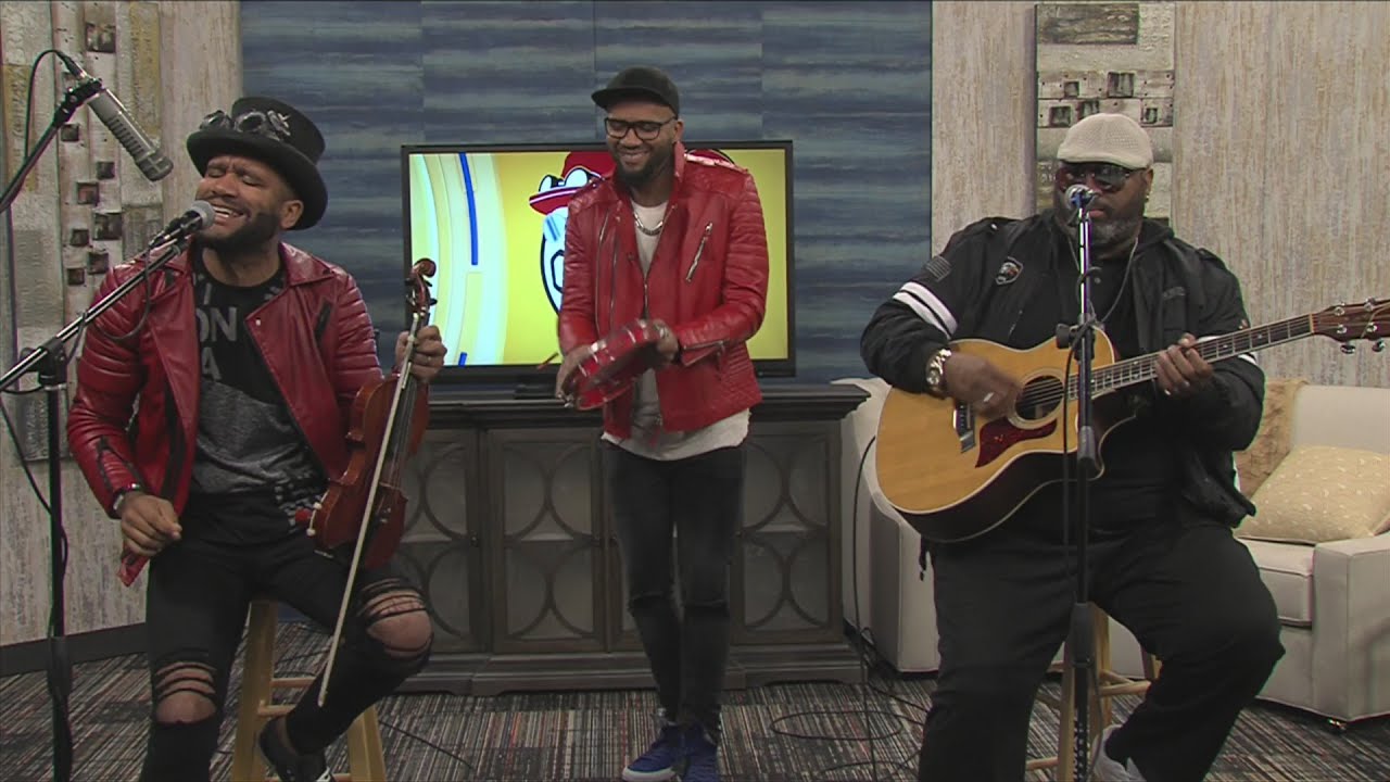 B2Wins perform on Iowa Live