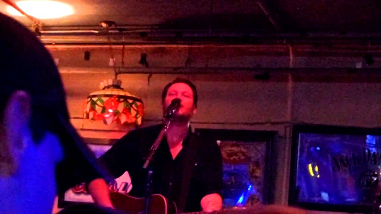 Blake Shelton - Brown Eyed Girl/Hey Romeo Medley - 3.9.13