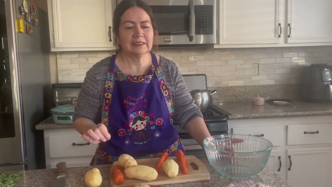 Deliciosas albóndigas de pollo en caldo y verduras 🙏🍗🥦