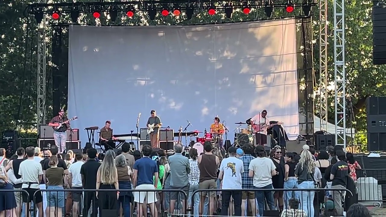 Real Estate - Flowers - Live