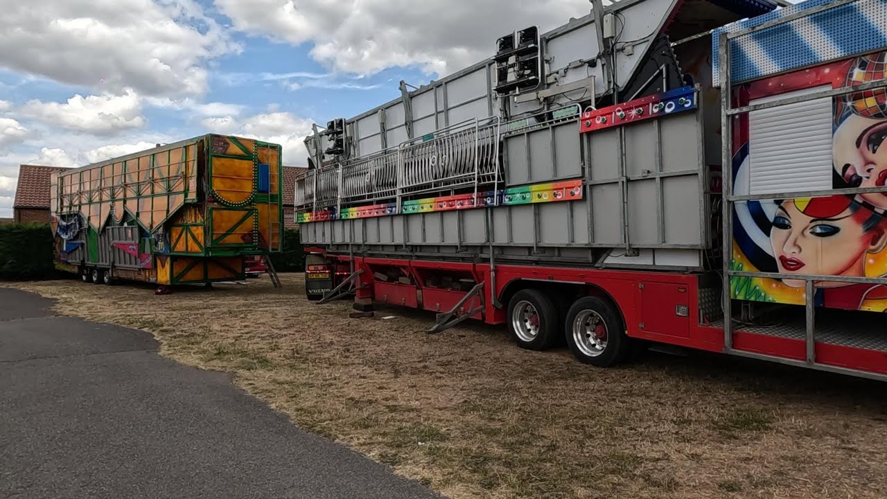 Pull-On and Build-Up of G.R. Tucker's Funfair in Horncastle day 2, plus bonus drone footage
