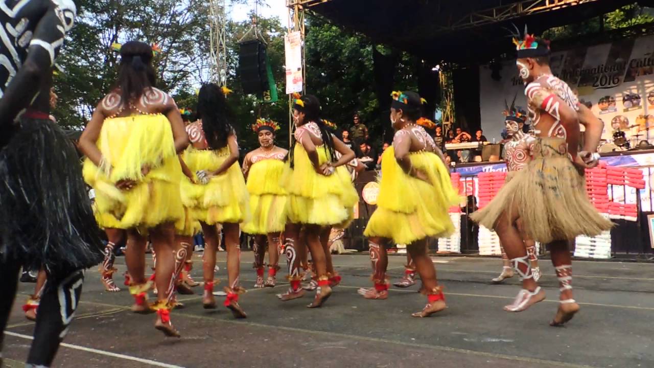 IICF 2016 @UKSW Tarian Etnis Papua