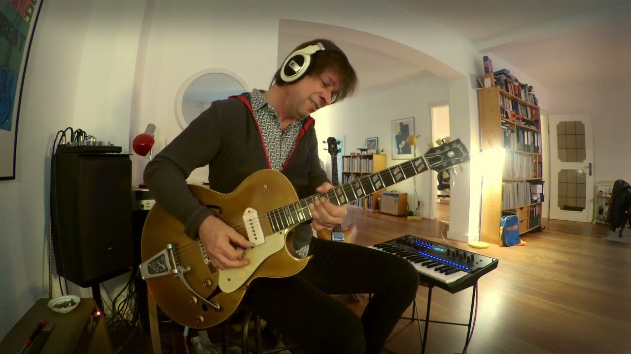 1957 Gibson ES-295, all gold  - jamming