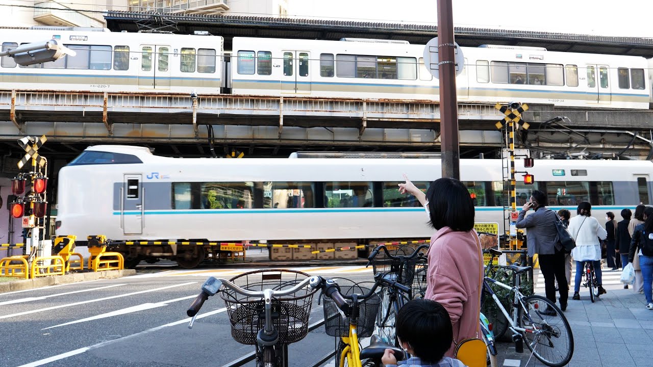 上下で列車が行き交う福島の大きな踏切 トイトイパーク 新大阪跨線橋 大阪の鉄道スポットを巡ってきた  後編【鉄おも！】