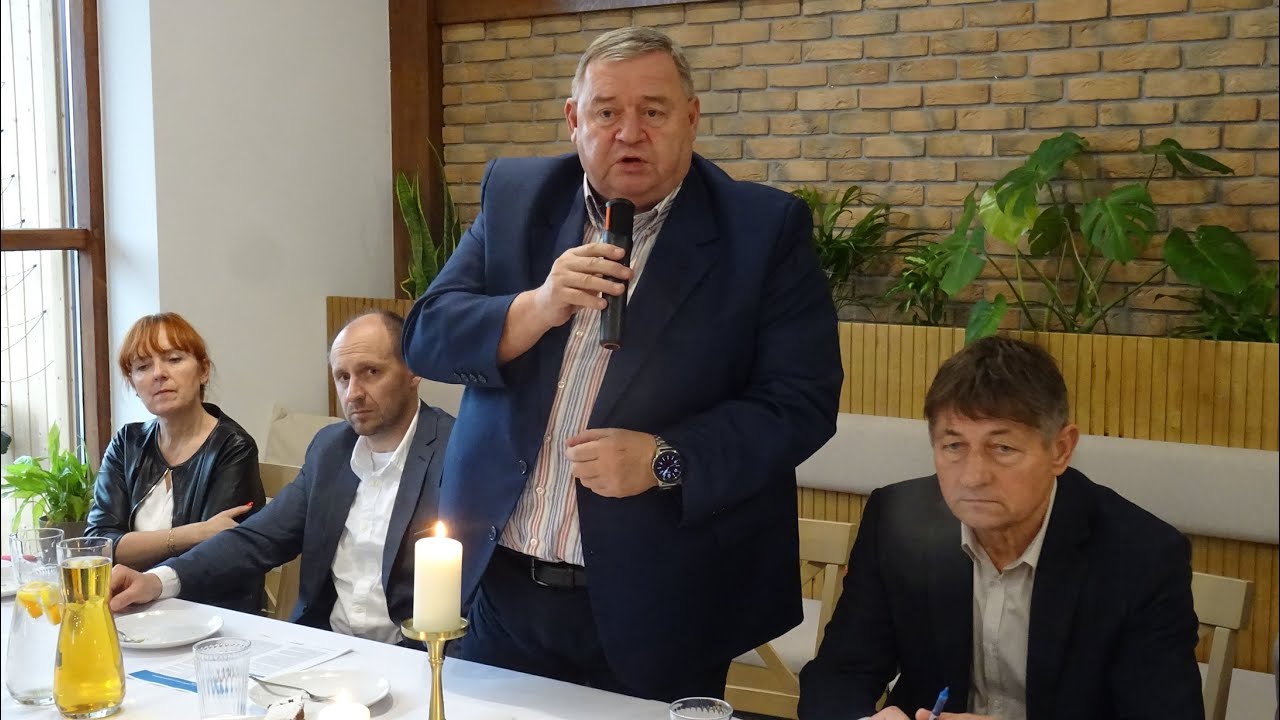 W&oacute;jtowi bardzo spodobał się pomysł starosty, by zagospodarować na własne cele b. siedzibę PKO