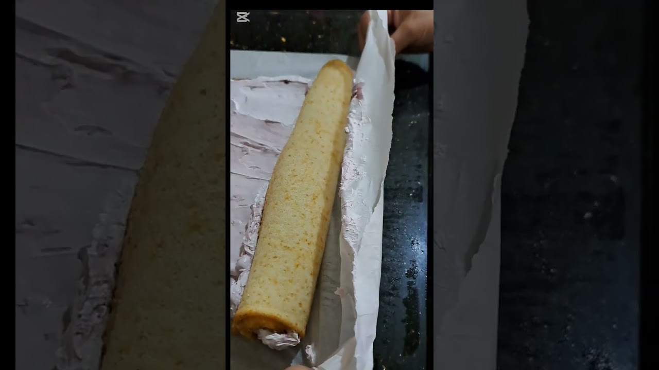 طريقة عمل سويسرول الفانيليا بصوص  البلو بيري😋🫐👌