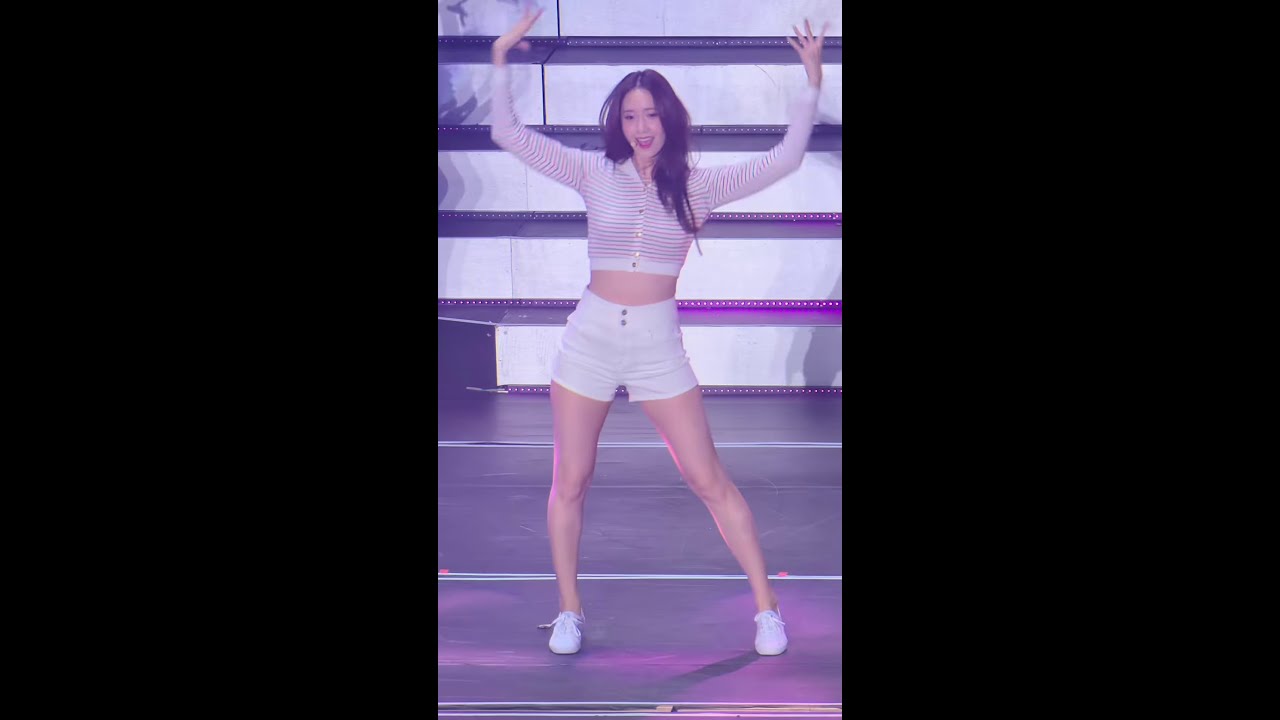 220820 Yoona 윤아 (SNSD 소녀시대) Forever 1 Fancam focus - SMTOWN 2022