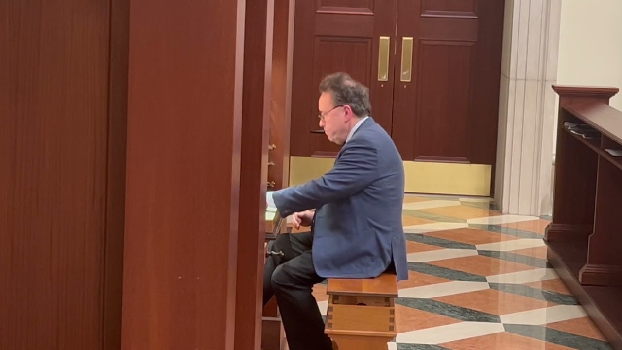 Partita 'Sei Gegrüẞet, Jesu Gütig', BWV 768 - J S Bach.  David Briggs at Hillsdale College, MI