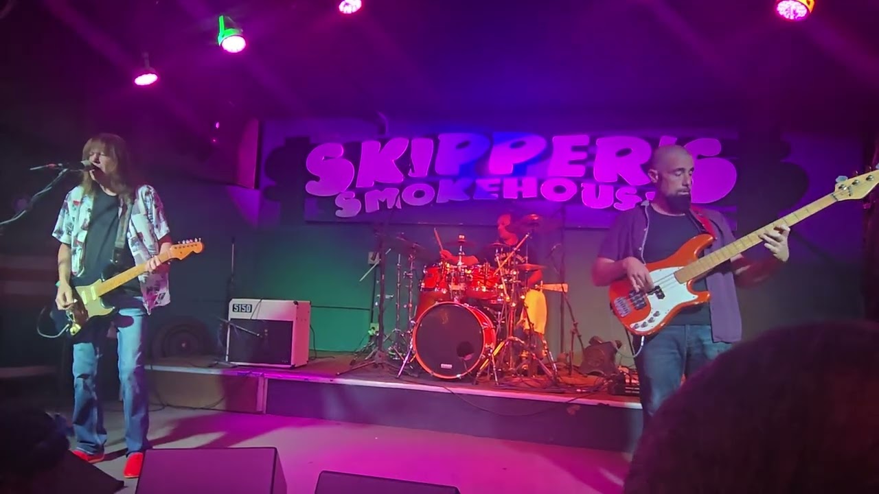 Pat Travers live at The Skipperdome stage Tampa 
