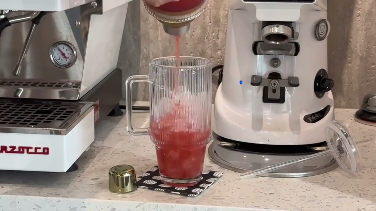 Tazza Manico Bicchiere Esterno Uso Pratico Cannuccia Vetro Trasparente Resistente Capacit&agrave; 710ml