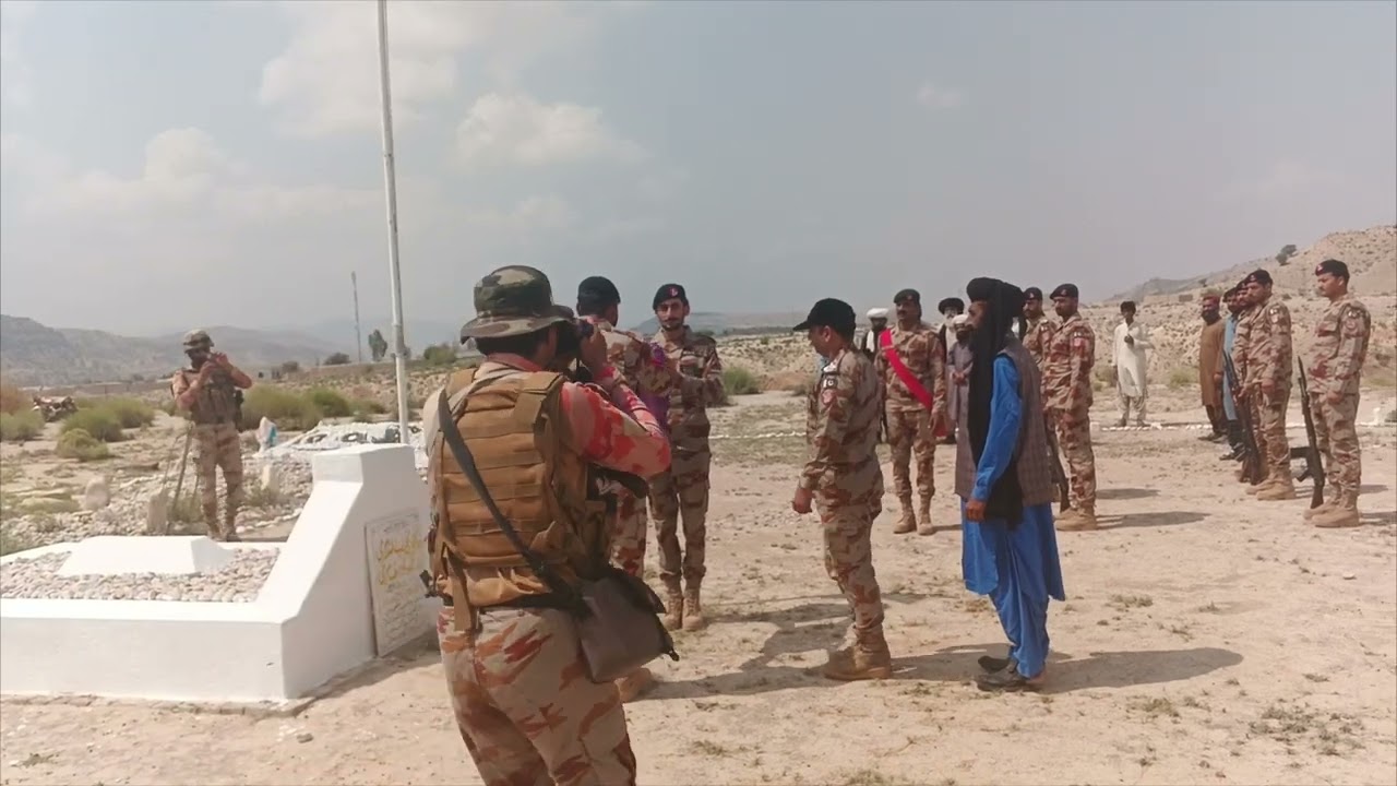 Pak army/Fc/balochistan/salami/shaheed/Najeebullah and Haleem marri/gun/G3/Pak uniform/kabraistan