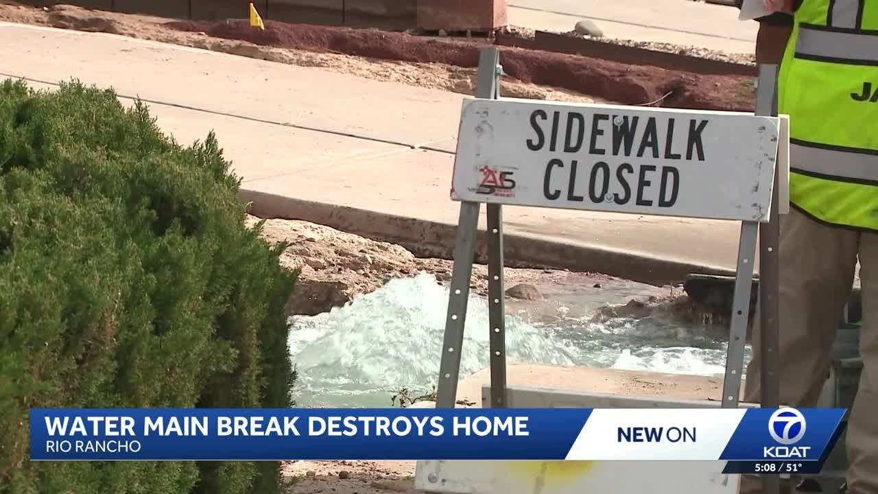 Raging waters wreck Rio Rancho home amid water main break
