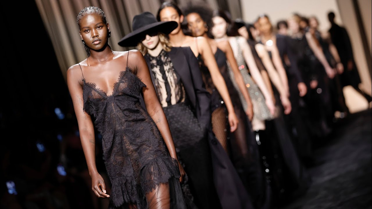 Alberta Ferretti Fall Winter 2023 Fashion Show