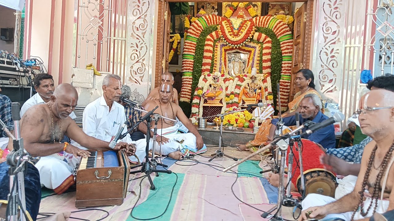 HARI NAMA SANKEERTHANAM , PAANDURANGAA MOHANAA ( Raagam - Sindhu Bhairavi,Thaalam - Aadhi )