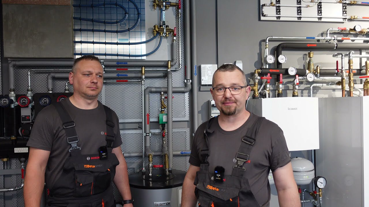 Montaż pompy ciepła Bosch Compress 5000 w sali szkoleniowej BOSCH w Warszawie